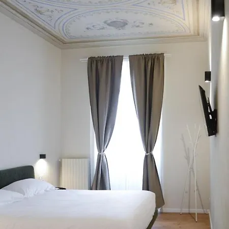 Apartment Gioberti Art - 100 Mq With 1850 Original Frescoes - Near Porta Nuova Station & Center *
