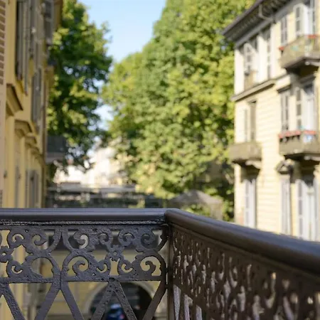 아파트 Gioberti Art - 100 Mq With 1850 Original Frescoes - Near Porta Nuova Station & Center